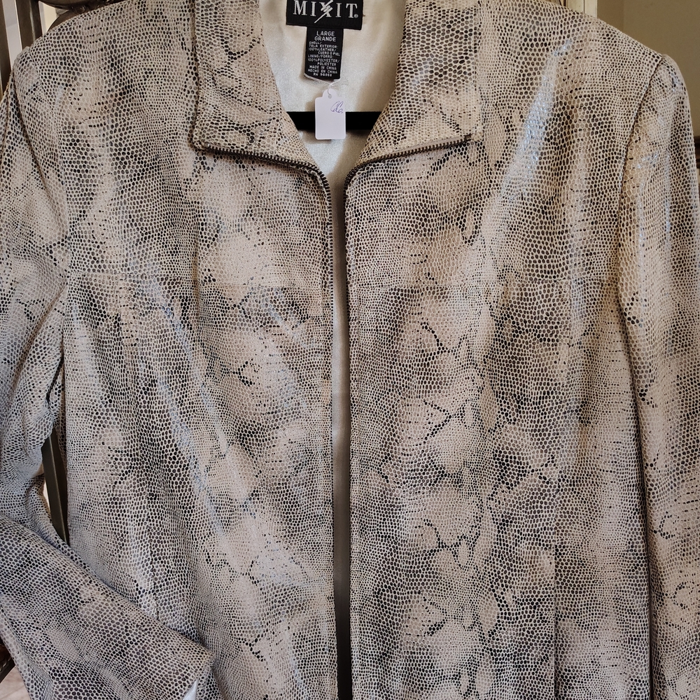 Mixit Women's Snake Print Blazer - Black and White